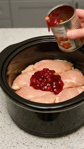 🍗 Slow Cooker Cranberry Chicken