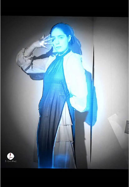 Un container misterios, un dans amețitor printre cărți vechi, secrete și amintiri, o călătorie fascinantă în timp. 𝐷𝑜𝑢𝑎̆ 𝑙𝑢𝑚𝑖 𝑠̧𝑖 𝑑𝑜𝑢𝑎̆ 𝑒𝑥𝑝𝑒𝑟𝑖𝑒𝑛𝑡̧𝑒... 𝑎𝑛𝑖- 𝑙𝑢𝑚𝑖𝑛𝑎̆: 1916- 2025... ⭐️ Inimi de hârtie de Marco Tesei 👉 10 aprilie, ora 19:30 📍 Teatrul Apropo 𝐴𝑡𝑢𝑛𝑐𝑖 𝑙𝑢𝑚𝑒𝑎 𝑠-𝑎 𝑖̂𝑛𝑡𝑜𝑟𝑠 𝑝𝑒 𝑝𝑎𝑟𝑡𝑒𝑎 𝑐𝑒𝑎𝑙𝑎𝑙𝑡𝑎̆ 𝑐𝑎 𝑎𝑡𝑢𝑛𝑐𝑖 𝑐𝑎̂𝑛𝑑 𝑖̂𝑡̧𝑖 𝑠𝑐ℎ𝑖𝑚𝑏𝑖 𝑝𝑜𝑧𝑖𝑡̧𝑖𝑎 𝑖̂𝑛 𝑝𝑎𝑡, 𝑖̂𝑛 𝑠𝑜𝑚𝑛. 𝐷𝑜𝑎𝑟 𝑐𝑎̆ 𝑛𝑜𝑖 𝑛𝑢 𝑑𝑜𝑟�