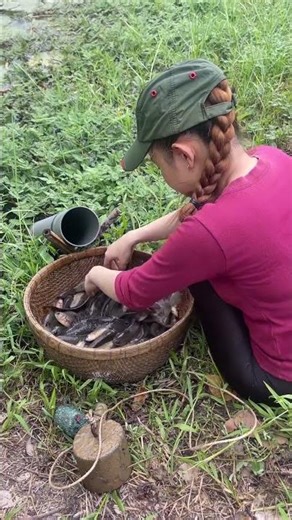 Amazing Oil Fishing With Survival Skills