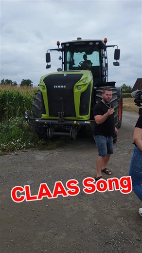 16K views · 219 reactions | "CLAAS Song" heißt der neue Song von Einfach Bauer  Und er erscheint am kommenden Sonntag um 11Uhr bei uns auf YouTube  Hier habt ihr ein kleinen Ausschnitt vom Videodreh und Song Wie findet ihr ihn??? #claas #einfachbauer | Einfach Bauer | Facebook