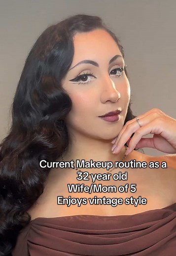 Vintage Makeup Routine for Moms: Step-by-Step Guide