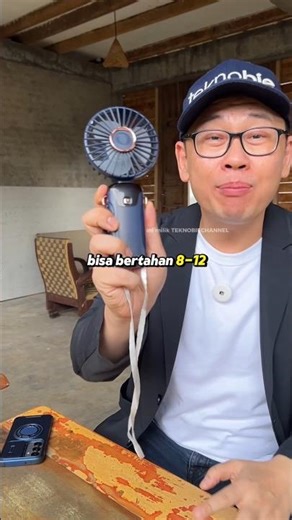 The battery lasts a long time so you can use this fan all day long.