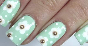 Daisy Spring Nail Art For A Total Beginner