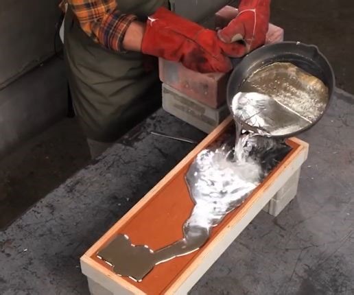 3.4M views · 12K reactions | Crafting Custom Phone Cases That Make a Statement | 5-Minute Crafts | Facebook