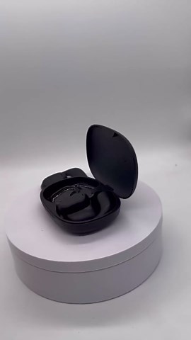 On Ear Translator Earbuds, Two Way Real Time Translation Earphones, 74 Languages 70 Accents Voice Translator Earbuds Support Music Calling, Stereo Earpiece for Driving Truckers