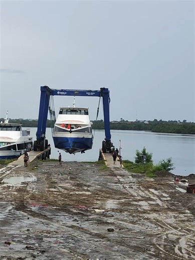 Oceanjet Drydocking Timelapse