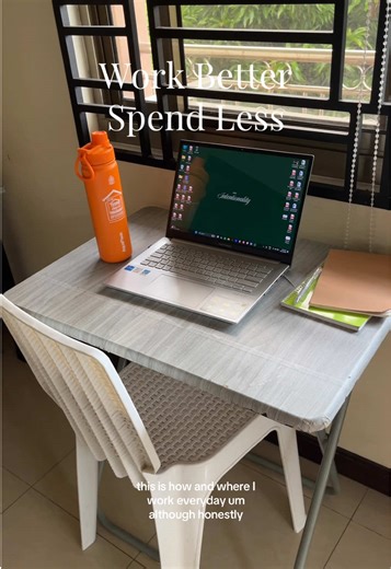 Maximize Productivity with a Cozy WFH Setup