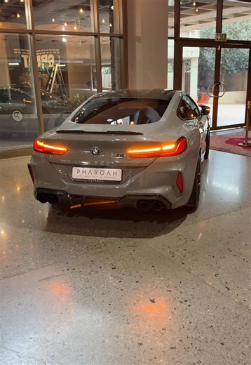 Range Rover Sport P530 vs BMW M8 Competition