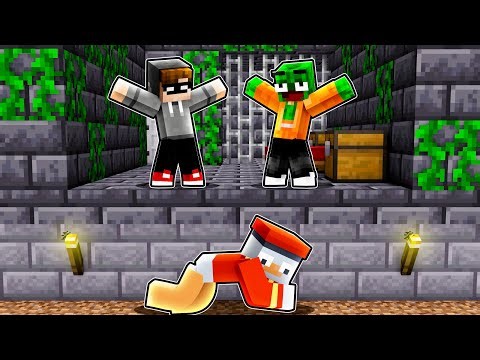 ESCAPE FROM AVIVE PRISON! (Minecraft RISK)