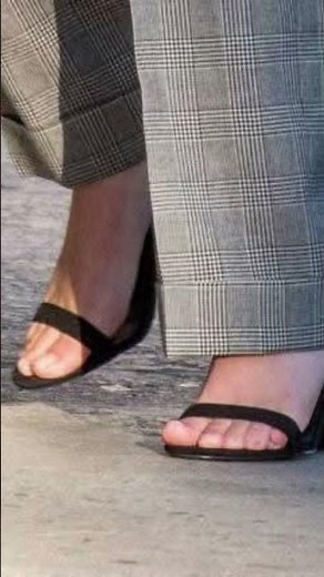 Emma Watson sexy feet