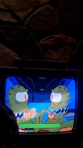 Chill & Watch Treehouse of Horror on an Old TV #TreehouseOfHorror #SimpsonsNostalgia #HalloweenVibes