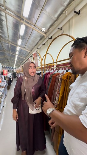 225K views · 1.5K reactions | Gamis dari harga 20 ribu kaos 10 ribuan Diskon 80%朗 . Hay para bunda bunda 朗 Tak kasih info menarik buat kalian.. ‼️‼️ Catat dan ingat ya pada awal bulan November 2025 tepatnya pada tanggal 1 dan 2 November 2025 DA Shopie @dashopiefashion bakal adain Bazar DA Shopie Festival   DA Shopie yang ada di Dusun/Desa Paceng, Bangsal Mojokerto #dashopie #updatemojokerto | Update Mojokerto. | Facebook