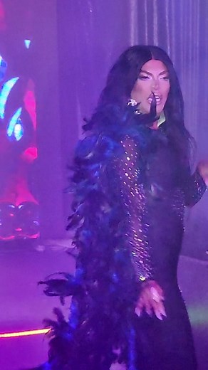 #dragshow #espectaculos #miami #nochesenmiami #comunidadlgbtq😙🌈🌈 #azucarnaigclub @iamoyacito_rey_de_reyes
