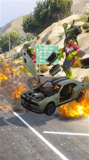 Spider-Man Defeats Hulk #shorts #GTA5 #GTA5Mods #SpiderMan #Gaming