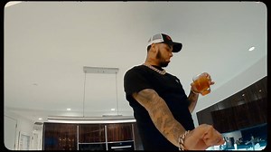 Karol G, Anuel AA - Follow👾 | 𝑻 𝑹 𝑨 𝑷 𝑬 𝑹 𝑶 𝑺.