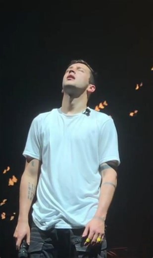Tyler Joseph @twentyonepilots Leave The City