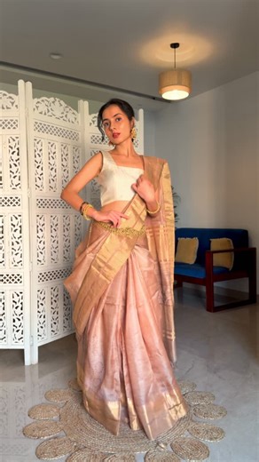 𝐀𝐫𝐜𝐡𝐞𝐞 | Saree Drapes on Instagram: "Save & send this to a saree lover ✨🪞 | Royal Mermaid Drape ✨🪞 Pure silk saree of the day- is a handloom golden hour kora banarasi with a rich broad border at the bottom. Honestly, I didn’t expect to saree to sit like a glove but here we go!!!!! ✨🪞 How to wear a mermaid saree- 🪞 Start with a flowy, weightless pure silk sarees fabric- katan silk, tussar silk, kora silk, katan silk, mulberry silk, mysore silk 🪞 Pair it with a matching blouse, refer to