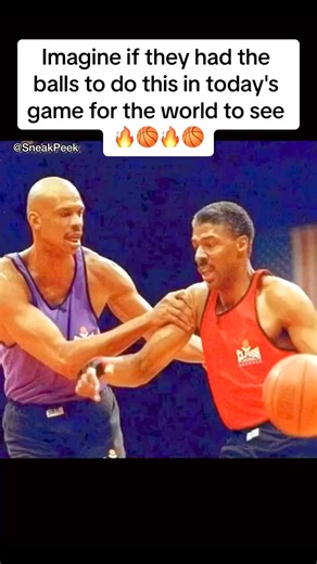 974K views · 11K reactions | KAREEM VS DR. J‼️ During the 1992 NBA All-Star Weekend, Kareem Abdul-Jabbar and Julius Erving faced off in a one-on-one legends game. Kareem Abdul-Jabbar won the contest by a score of 10-8. Another one on one legends tournament for all-star weekend needs to happen. What do you guys think? | SNEAK PEEK | Facebook