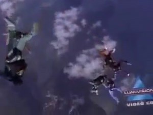 TEST - Xing MPEG Player - Win95 Nostalgia (sky jumping)