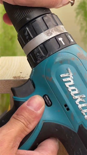 A tip for using screws on plywood without cracking