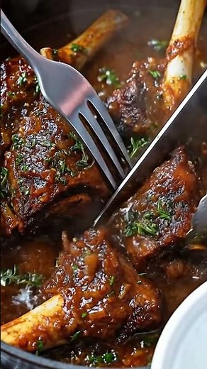 Slow Braised Lamb Shanks in Red Wine Gravy