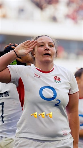 Amy Cokayne loves a French crowd 😅 | #redroses #englandrugby