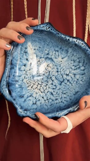 Kera.Kult on Instagram: "🇬🇧 GLAZING WITH CRAWLS from @amacobrent We’re a bit slow at the beginning of the year, so lately we’re making more glazing videos than anything else 🤍 Today we want to share a result that truly made us happy — Amaco Crawl glaze, which turned out absolutely stunning. For this piece we chose a shell form, made in a mold from G&S 254 white clay. Since we were expecting deeper, darker tones, we glazed the bottom of the shell with Amaco SM-1 Black. This glaze has a subtle