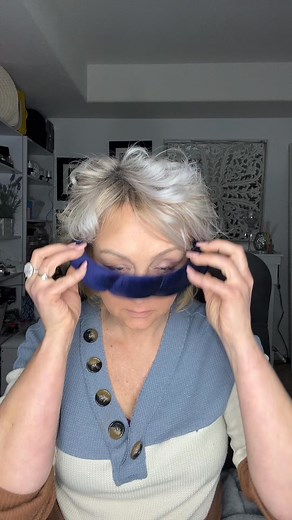 After a long day, the last thing you want is to struggle with removing your makeup. Did you know that sleeping in your makeup can lead to clogged pores, breakouts, and even premature aging? Taking a few minutes each night to cleanse your skin allows it to renew and stay hydrated, keeping your complexion radiant. Opt for a gentle cleanser that melts away makeup while nourishing your skin, making your nighttime routine effortless and effective. Let’s commit to a nightly routine that loves and serv