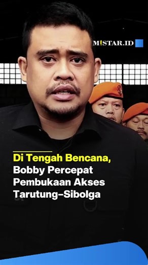 Jalan Sibolga Masih Lumpuh, Bobby Ngebut Buka Jalur Tarutung, Tapanuli Utara, dan Sibolga MISTAR.ID — Gubernur Sumut Bobby Nasution mempercepat pembukaan akses jalan Tarutung–Sibolga yang lumpuh total akibat banjir dan longsor sejak 25 November 2025. Dalam video yang diunggah di Instagram resminya, tampak alat berat bekerja membersihkan material longsor yang menimbun seluruh badan jalan dan mengenai rumah warga di sepanjang jalur perbukitan. Bobby menyebut percepatan ini penting untuk memulihkan