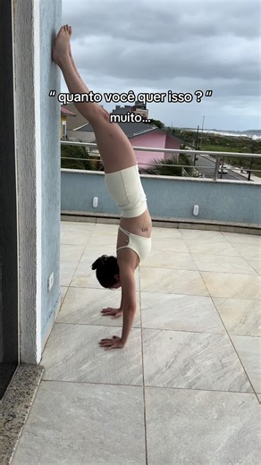 Mastering the Handstand: A Beginner's Guide