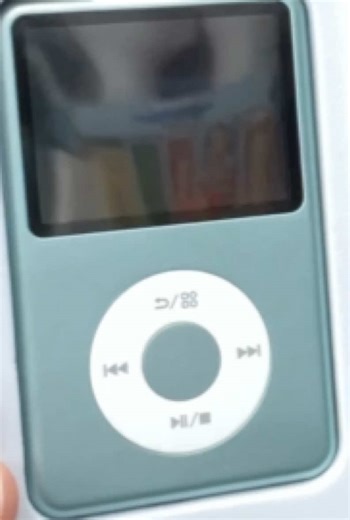 Classic iPod-Look MP3 Player Discovery