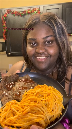 Tulip Mav on Instagram: "Mexican Spaghetti￼😋♥️Recipe: -To a blender add 3 boiled tomatoes -1 Garlic clove -1/2 Cream cheese -1/2 Can of tomato sauce -2 Spoons of sour cream -Cap full of chicken bouillon add to cooked pasta noodles and serve😋 #explore #cooking #cookwithme #dinner #mexicanspaghetti #foodporn #foodie"