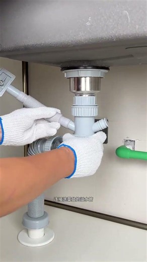 Replacing kitchen drain pipes is simple; learn how to replace a quick-drain, odor-proof drain pipe