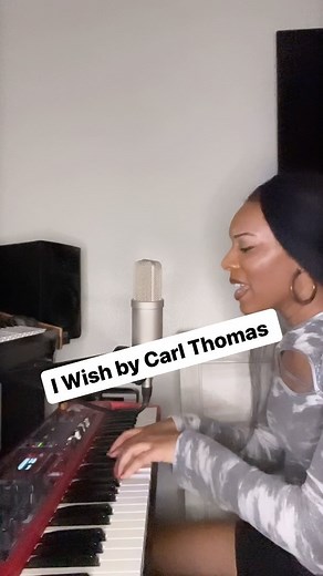 Briana Washington on Instagram: "Always loved the bridge on this one♥️ I Wish by @carlthomasnow #arrangement #carlthomas #rnb #soul #jazz #femalekeyboardist #nord #rhodemic #losangeles #sing #theyhavetherange #singer #keyboardist #blackfemalekeyboardist #neosoul #jazzchords #jazzharmony #love"