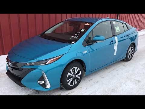 2019 Prius Prime Technology package - review of features and full walk around