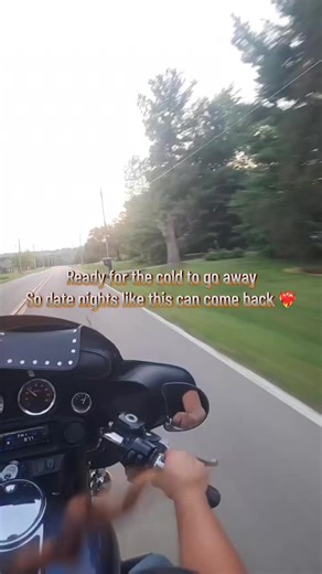 Enjoying Romantic Bike Dates on a Harley Davidson