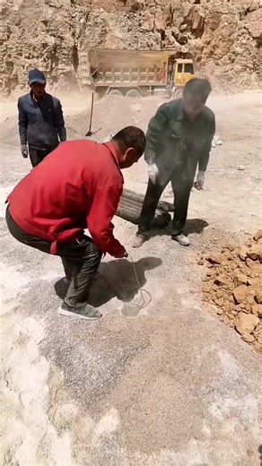 Precise pressure control, zero blast drift! CO₂ blasting, ultra precision. #PreciseBlasting #MiningAccuracy