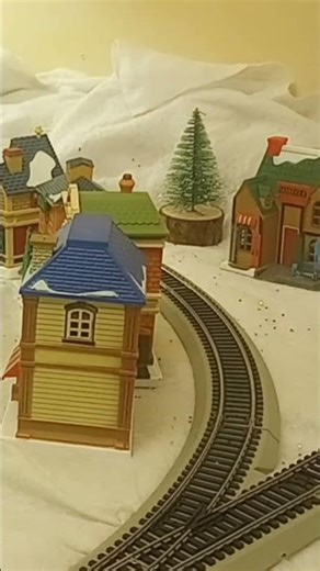 On30 narrow gauge train in action!