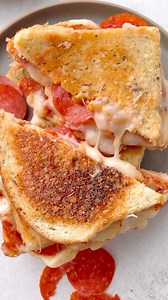 488K views · 5.3K reactions | Recipe here: https://therecipecritic.com/pizza-grilled-cheese/ This amazing pizza grilled cheese has all the melty goodness of a classic grilled cheese sandwich combined with the flavor of pepperoni pizza! It’s a quick and easy meal everyone in your family will love. | Tried and True Recipes | Facebook
