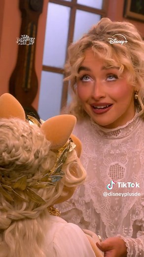 Fast Showtime! 🎭✨ Die Muppet Show droppt als Special Event mit Sabrina Carpenter, Seth Rogen & Maya Rudolph am 4. Februar auf #DisneyPlus #WhatToWatch #DieMuppetShow #SabrinaCarpenter