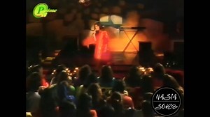 Nazia Hassan’s Rare Gem – “Ana Ankhon Mein” (Program: Dhanak, 1989) A rare musical treasure from 1989! “Ana Ankhon Mein” was sung by Nazia Hassan in a completely different style unlike her usual pop sound, showing her amazing versatility as an artist. Composed by: Arshad Mehmood Produced by: Sultana Siddique One of Nazia’s most unique and rarely heard performances truly a gem for those who cherish her legacy. 💖 #NaziaHassan #Dhanak1989 #RareSong #PakistaniMusic #ArshadMehmood #SultanaSiddique |