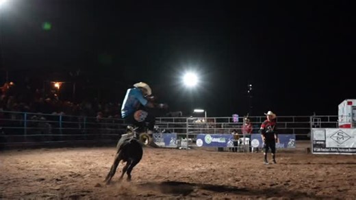 @cuatreros_rodeo on Instagram: "Super Bull Cuatreros 2025 #crowd #publico #rodeo #rodeoarena #bullrider #torosmexicanos🇲🇽 #goodvibes #cuatreros #rodeolife #western #vaqueros #caballos #cowboys #bulls #jineteada #jinetedetoro #buckingbulls #extremo #badass #valientes #mexico #norte #vaquera #bullriders #bull #toro #pareja #couple #rodeocouple"