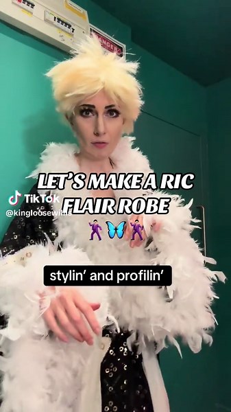 Crea una bata mariposa negra de Ric Flair