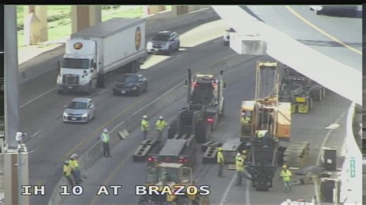 Traffic alert: Stalled 18-wheeler prompts closures along I-10 near downtown