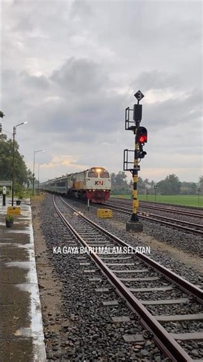 Kereta Estetik | KA Gaya Baru Malam Selatan