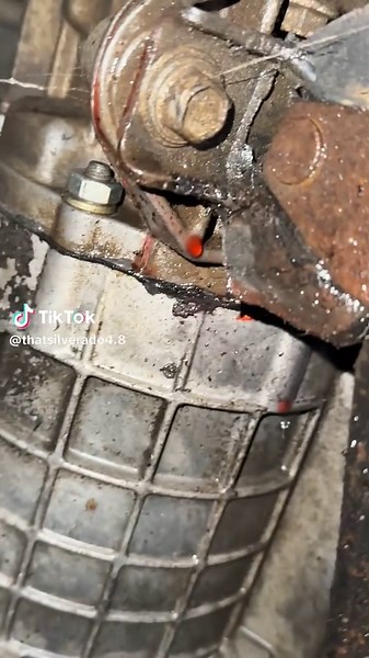 Driveshaft left the chat and cracked the transmission/ transfer case adapter and blew a brake line in the process plus bent a front control arm 🤑🤑#bubleeye #silverado