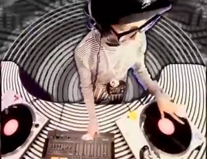 🎶 Il sabato sera potete usarci per ascoltare buona musica, ma anche per ballare. Alla selezione ci pensa il dj Andrea Prezioso con il Capital Party 🕺💃 📍 **Radio Capital** in streaming su capital.it o tramite la nostra APP. Tutte le altre puntate qui: https://www.capital.it/programmi/capital-party/puntate/ | Radio Capital