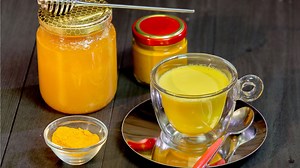 Latte d'Oro - Golden Milk e Proprietà della Curcuma