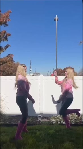 𝗧𝗵𝗲 𝗖𝗵𝗮𝗹𝗹𝗲𝗻𝗴𝗲𝘀 𝗡𝗼 𝗢𝗻𝗲 𝗧𝗮𝗹𝗸𝘀 𝗔𝗯𝗼𝘂𝘁 🏠💪 People see the success stories, the families we help, the homes we save. But what they don’t see are the 𝘤𝘩𝘢𝘭𝘭𝘦𝘯𝘨𝘦𝘴 behind every auction we stop. Being a 𝗛𝗼𝗺𝗲 𝗔𝘂𝗰𝘁𝗶𝗼𝗻 𝗦𝘁𝗼𝗽𝗽𝗲𝗿 means: ⏳ Racing against deadlines, sometimes just hours before auction. 🏦 Dealing with banks, trustees, and red tape that never makes it easy. 💔 Meeting families who’ve lost hope and trying to give it back. 📑 Sorting through co