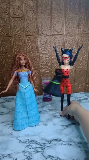 TRANSFORMING PRINCESS ARIEL AND TRANSFORMING LADYBUG #disneyprincess #miraculousladybug #ytshorts